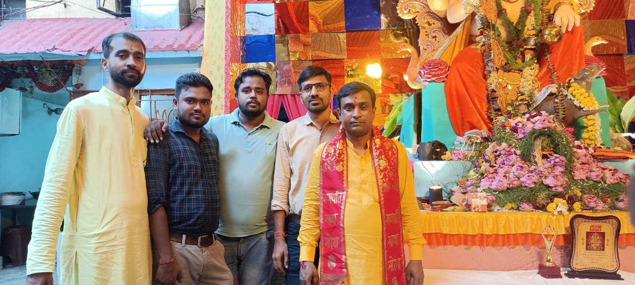 Ganpati Puja celebration slide 3